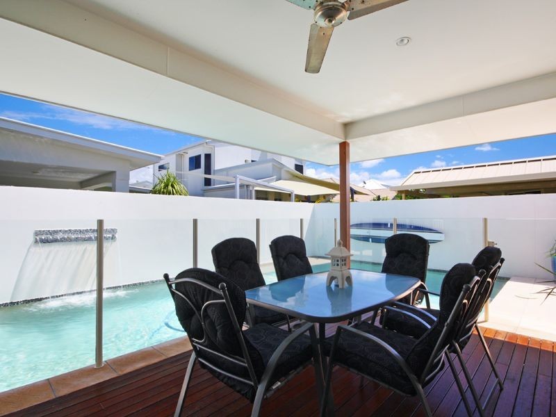 14 Lombok Street, Kawana Island QLD 4575