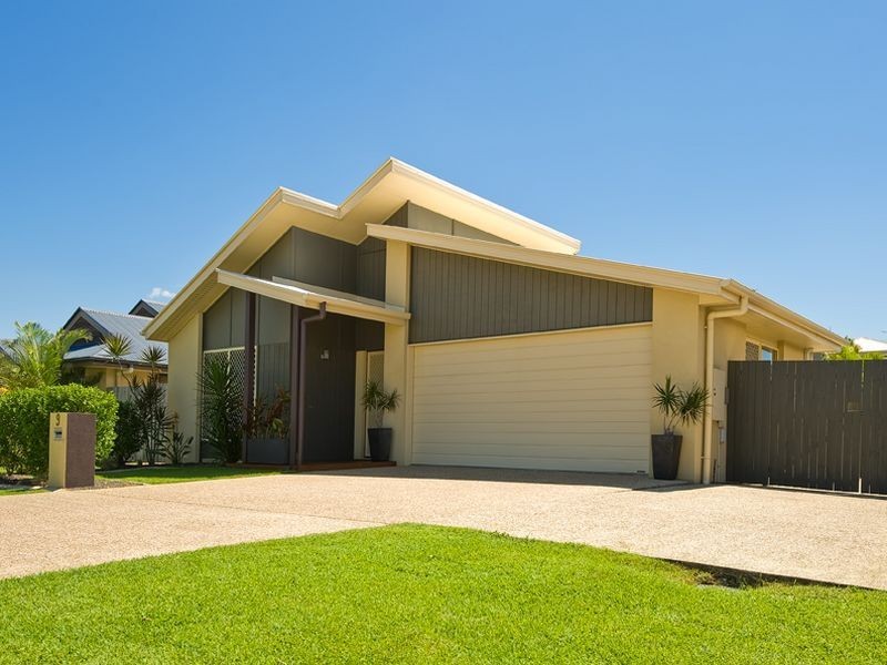 9 Flores Street, Kawana Island QLD 4575