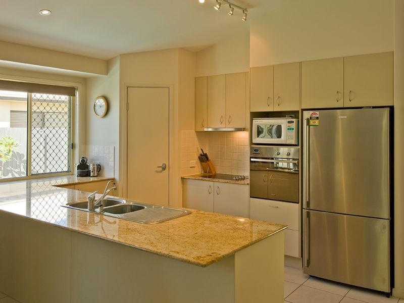 9 Flores Street, Kawana Island QLD 4575