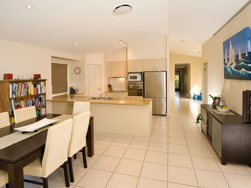 9 Flores Street, Kawana Island QLD 4575