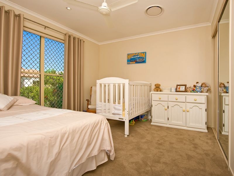 9 Flores Street, Kawana Island QLD 4575