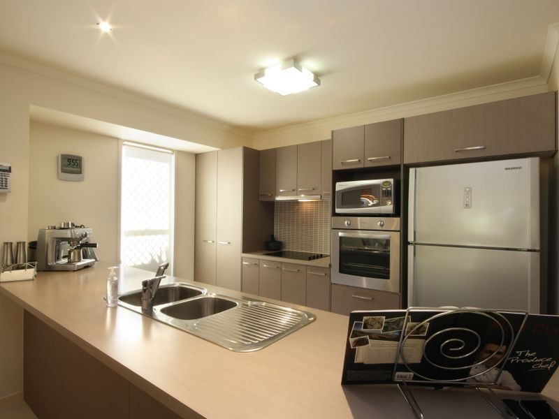 3 Bega Place, Kawana Island QLD 4575