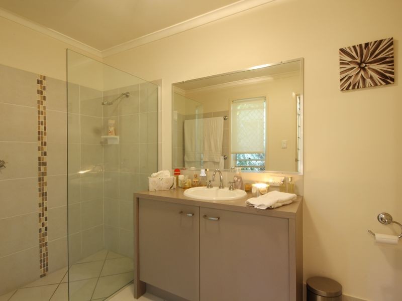 3 Bega Place, Kawana Island QLD 4575