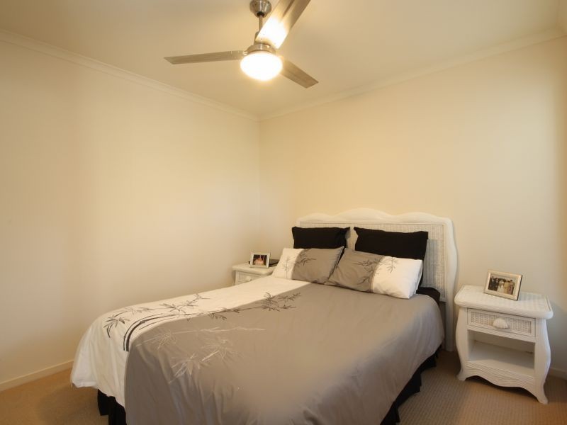 3 Bega Place, Kawana Island QLD 4575