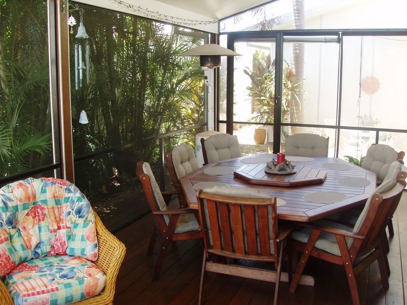4 Maldives Place, Kawana Island QLD 4575