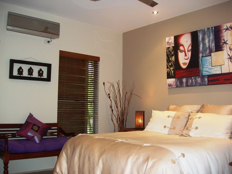 4 Maldives Place, Kawana Island QLD 4575