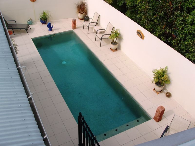 4 Maldives Place, Kawana Island QLD 4575