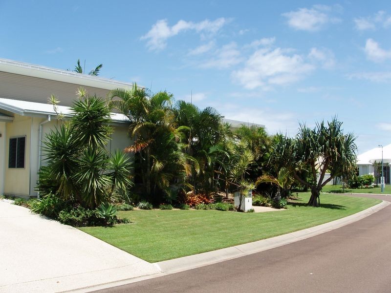 4 Maldives Place, Kawana Island QLD 4575