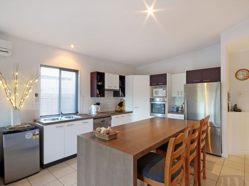 7 Madagascar Court, Kawana Island QLD 4575