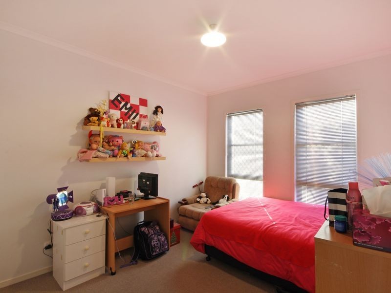 7 Madagascar Court, Kawana Island QLD 4575