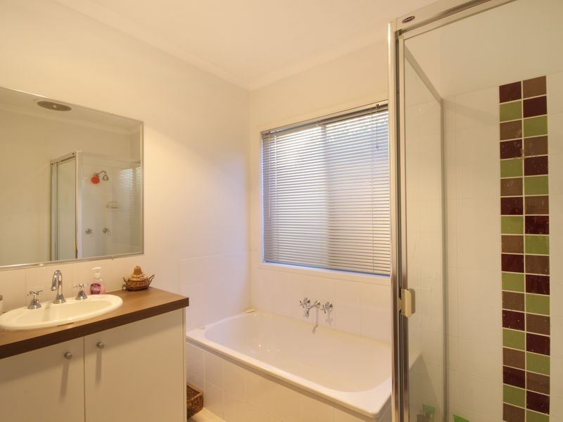 7 Madagascar Court, Kawana Island QLD 4575