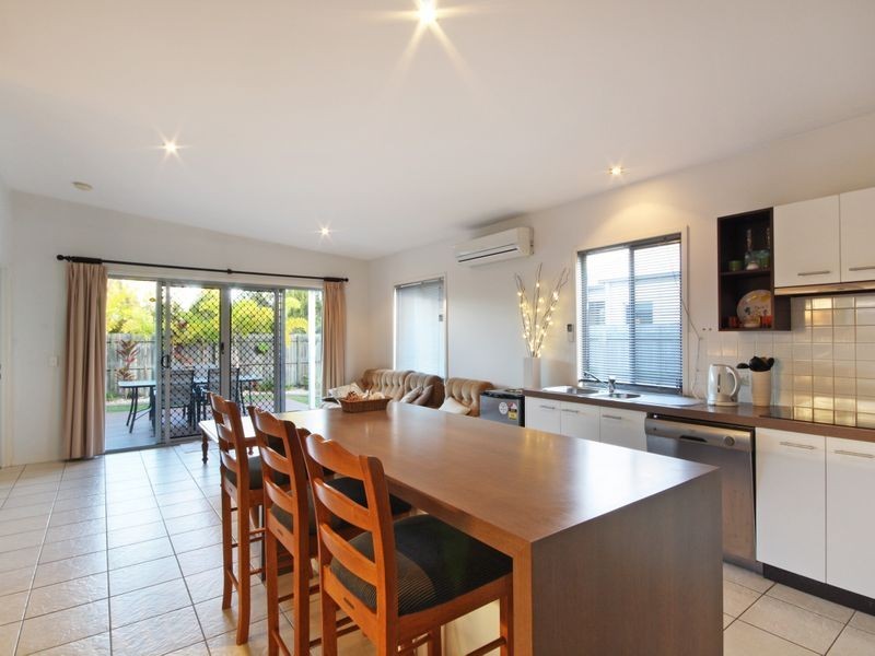 7 Madagascar Court, Kawana Island QLD 4575