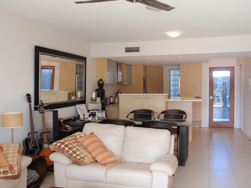 17/51 Grand Parade, Kawana Island QLD 4575