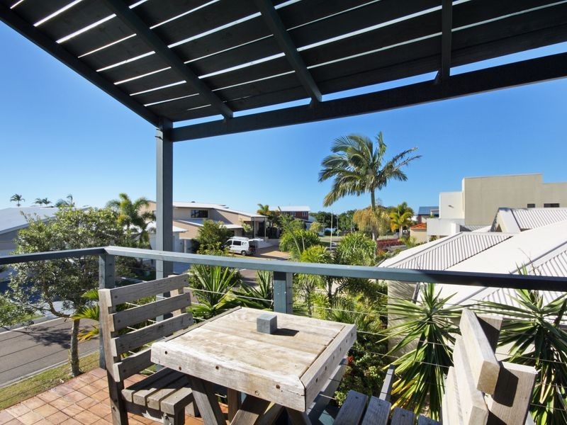 15 Santorini Court, Kawana Island QLD 4575