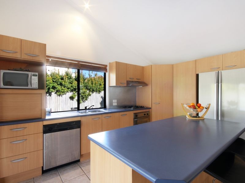 15 Santorini Court, Kawana Island QLD 4575