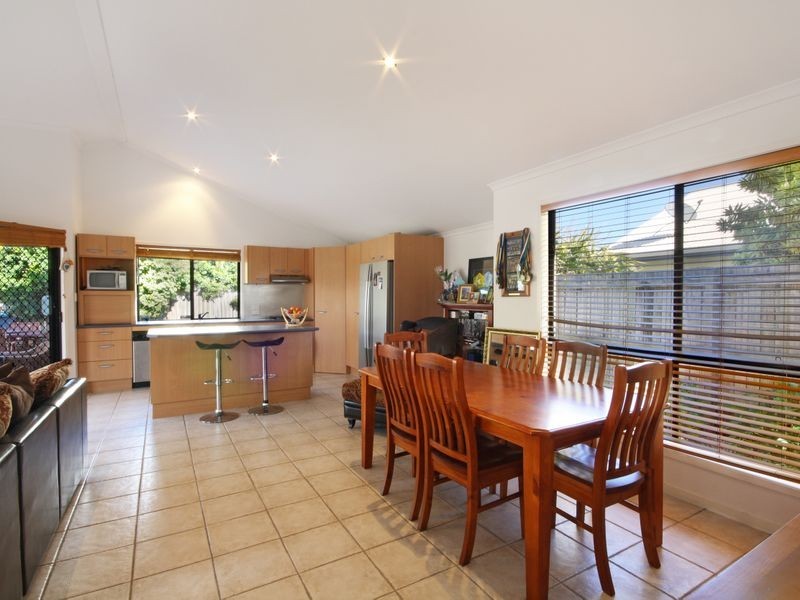 15 Santorini Court, Kawana Island QLD 4575