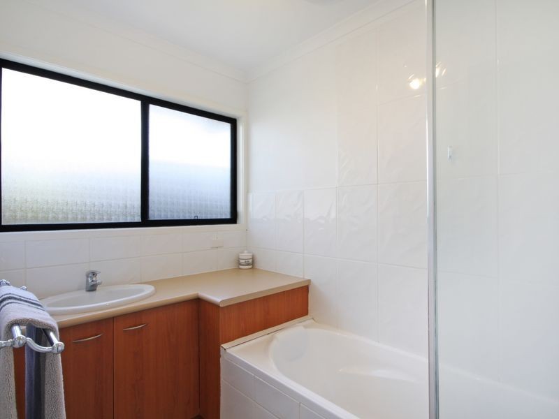 15 Santorini Court, Kawana Island QLD 4575