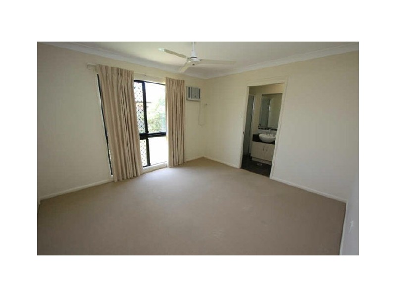 2 Gernika Court, Bushland Beach QLD 4818