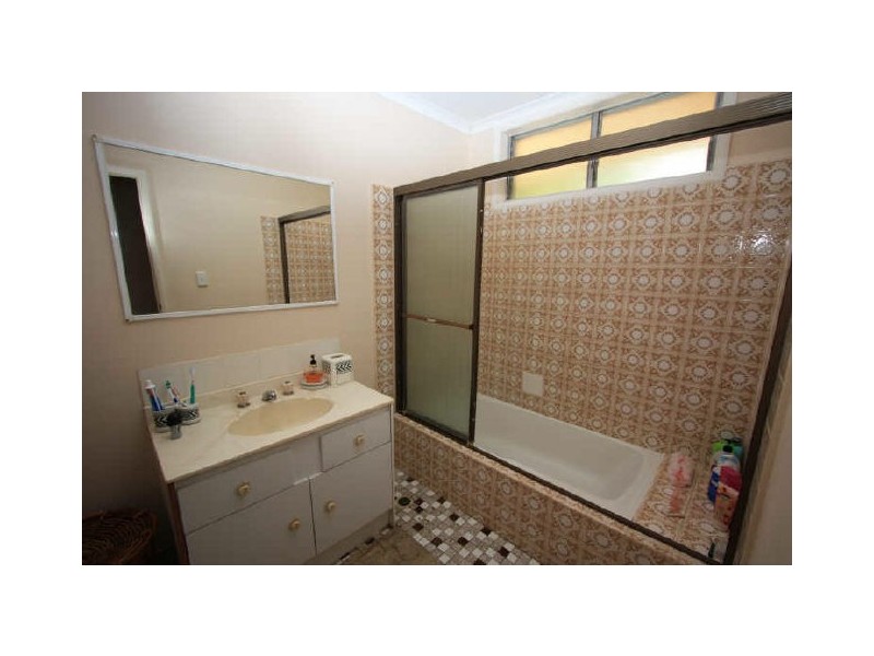 11 Mott Street, Heatley QLD 4814