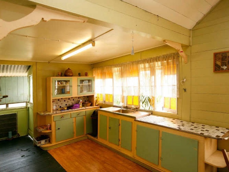 1 Fourth Ave, South Townsville QLD 4810