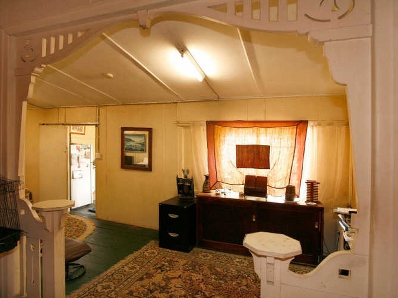 1 Fourth Ave, South Townsville QLD 4810