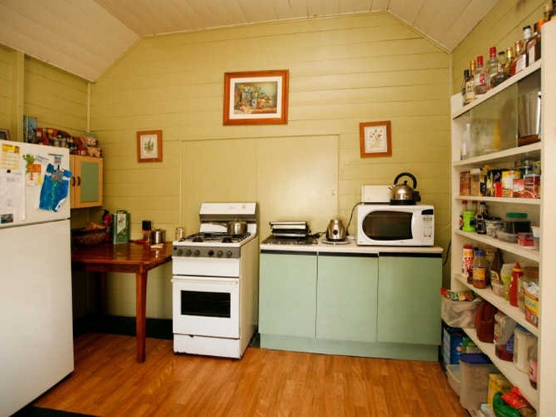 1 Fourth Ave, South Townsville QLD 4810