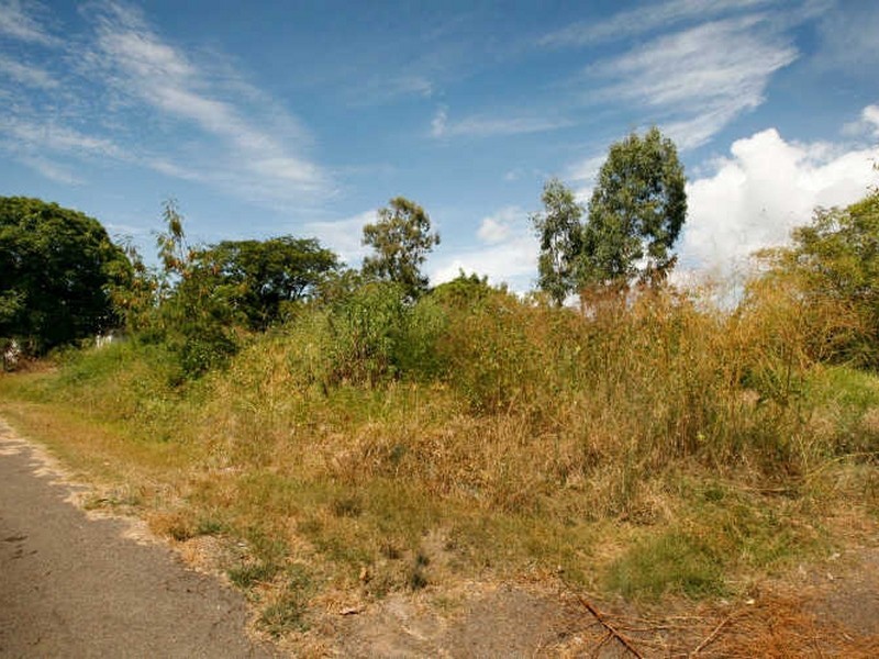 1 Fourth Ave, South Townsville QLD 4810