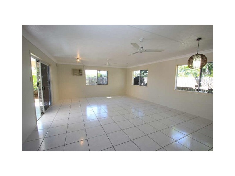 17 Colchester Crescent, Kirwan QLD 4817