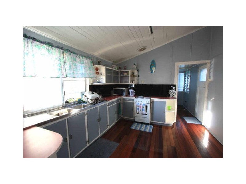 16 Wood Street, Mundingburra QLD 4812