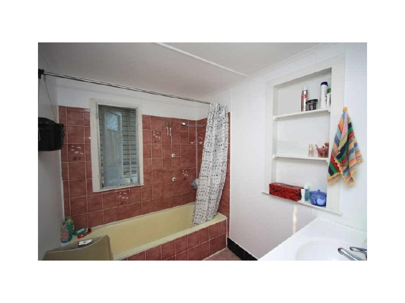 16 Wood Street, Mundingburra QLD 4812