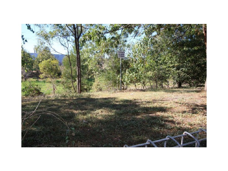 26 Davies Street, Mount Louisa QLD 4814