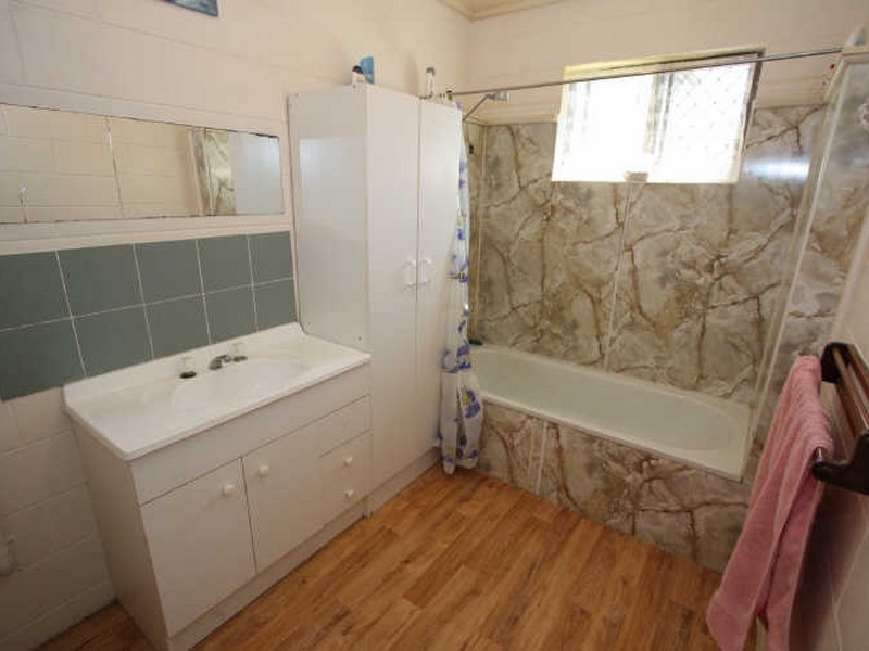 29 Ninth Ave, Railway Estate QLD 4810