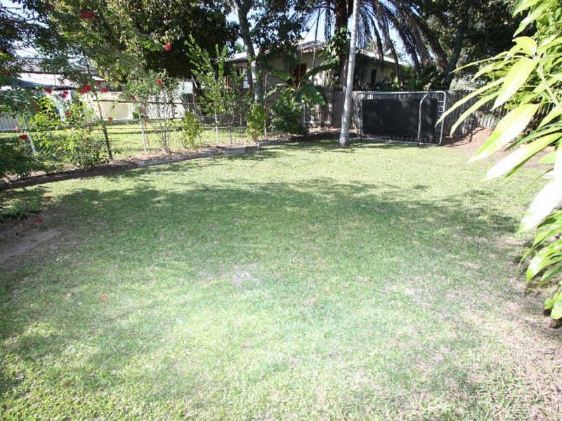 29 Ninth Ave, Railway Estate QLD 4810