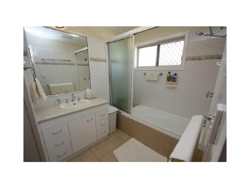 4 Bambil Court, Mount Louisa QLD 4814