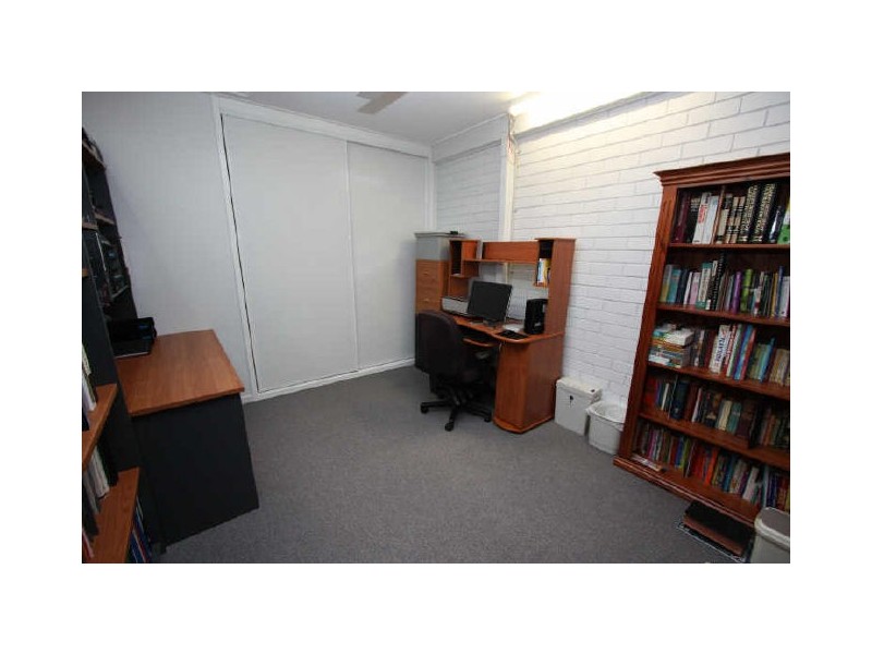 4 Bambil Court, Mount Louisa QLD 4814