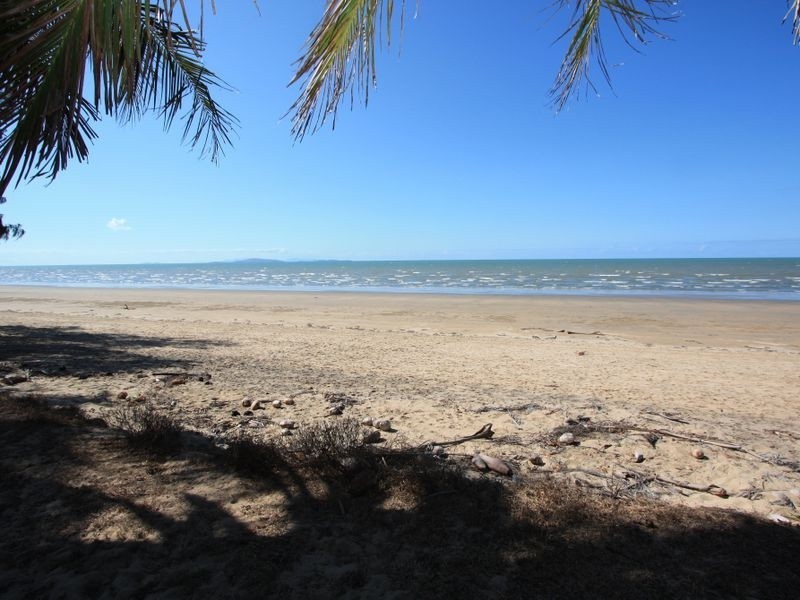 69 Cay Street, Saunders Beach QLD 4818