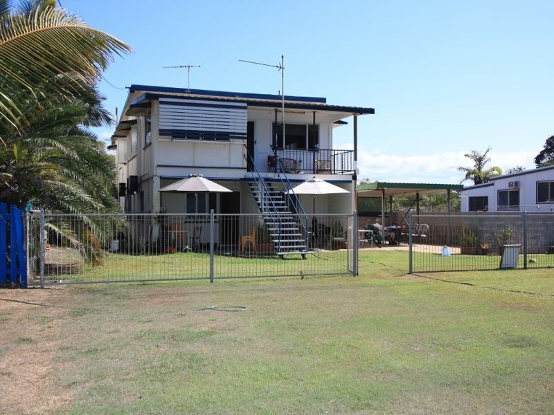 69 Cay Street, Saunders Beach QLD 4818