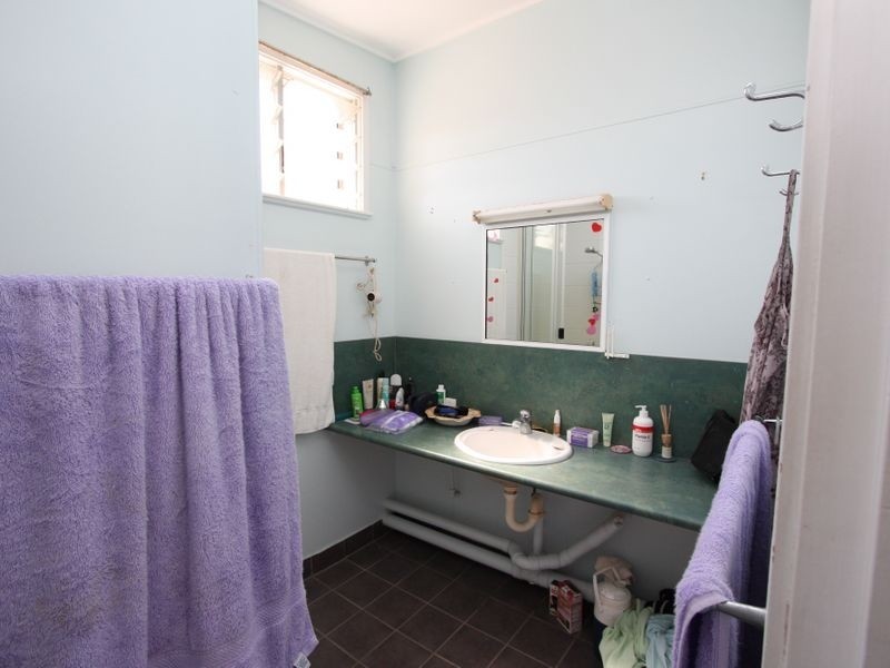 69 Cay Street, Saunders Beach QLD 4818