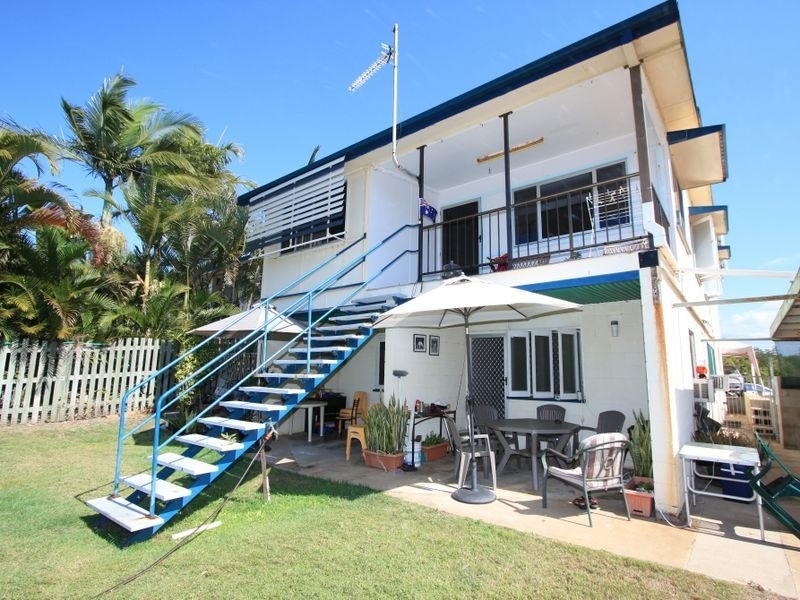 69 Cay Street, Saunders Beach QLD 4818