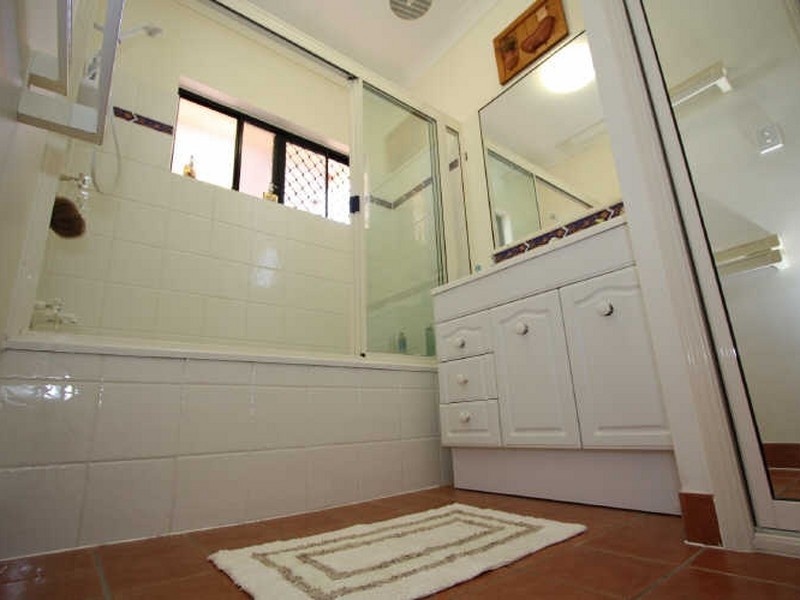 2 Lakewood Ave, Kirwan QLD 4817