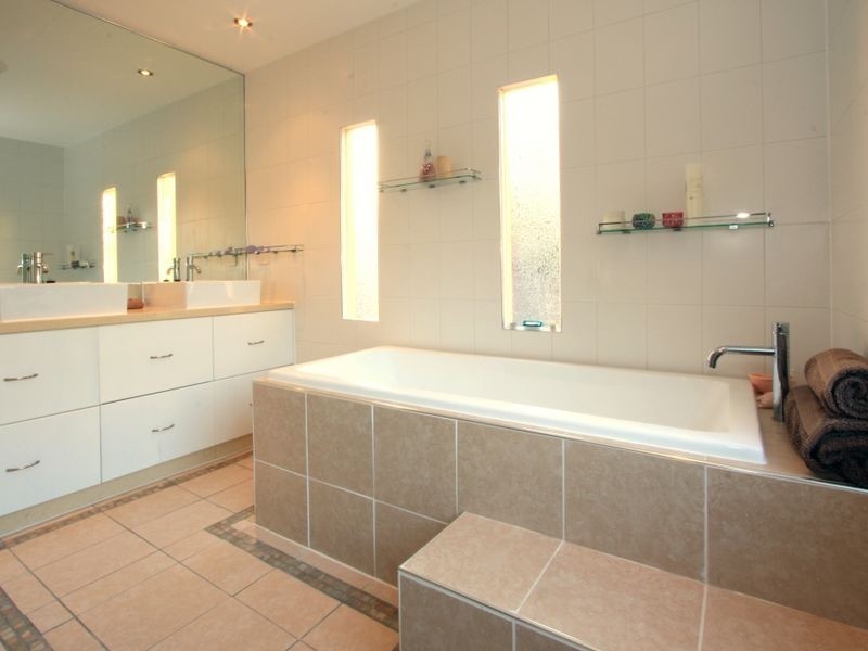 18 Wood Street, Mundingburra QLD 4812