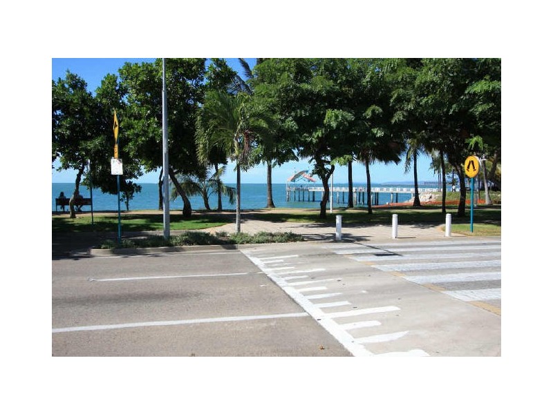 2/94 The Strand, North Ward QLD 4810