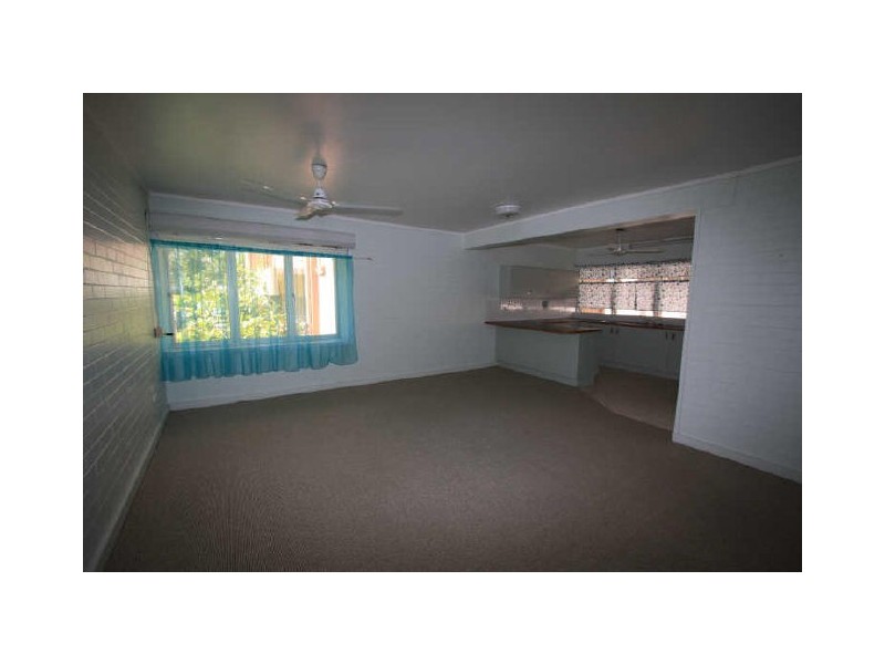 2/94 The Strand, North Ward QLD 4810