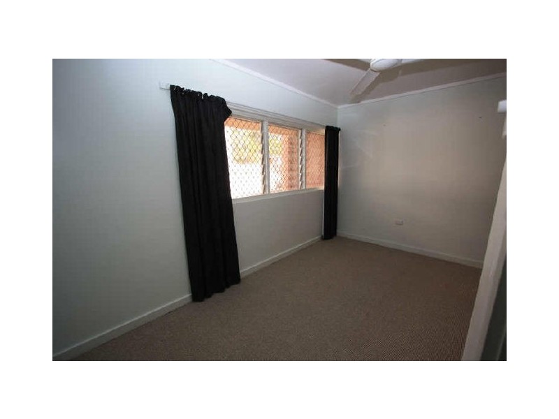 2/94 The Strand, North Ward QLD 4810