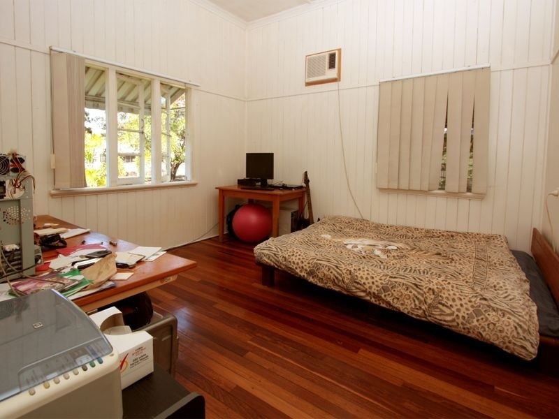 12 Derby Street, Pimlico QLD 4812