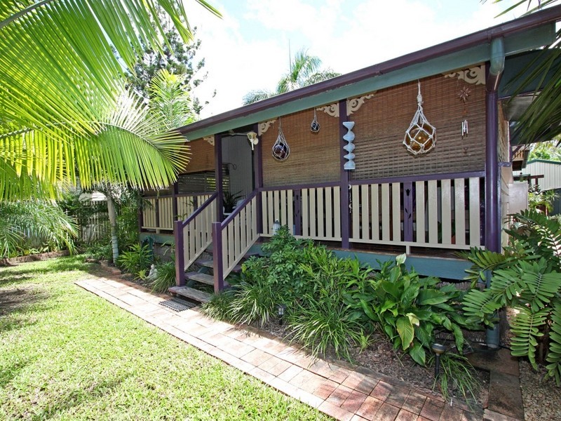 4 Cummins Street, Hyde Park QLD 4812