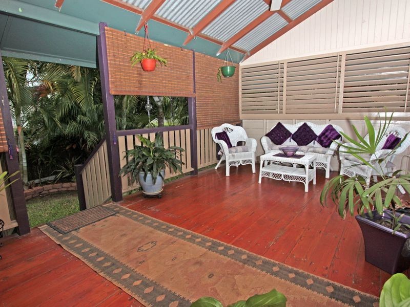 4 Cummins Street, Hyde Park QLD 4812