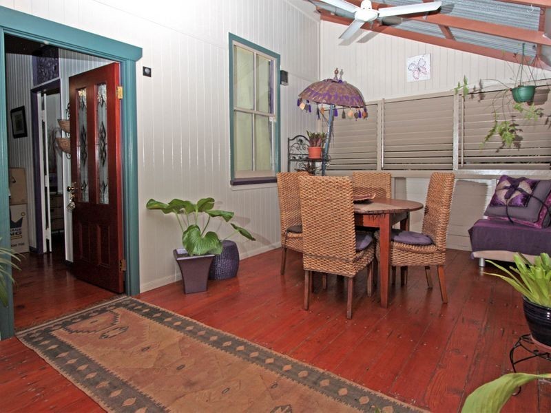 4 Cummins Street, Hyde Park QLD 4812