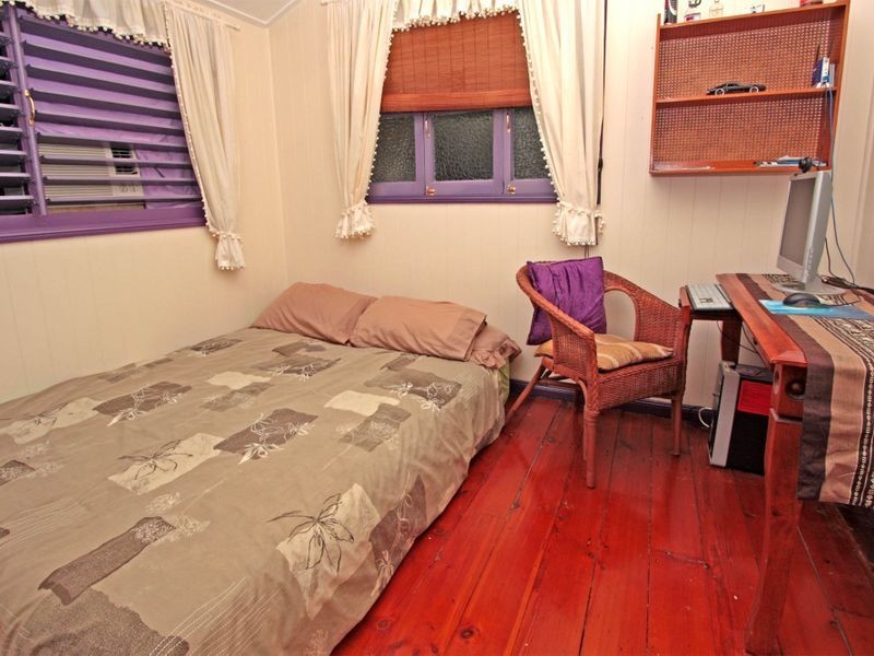 4 Cummins Street, Hyde Park QLD 4812