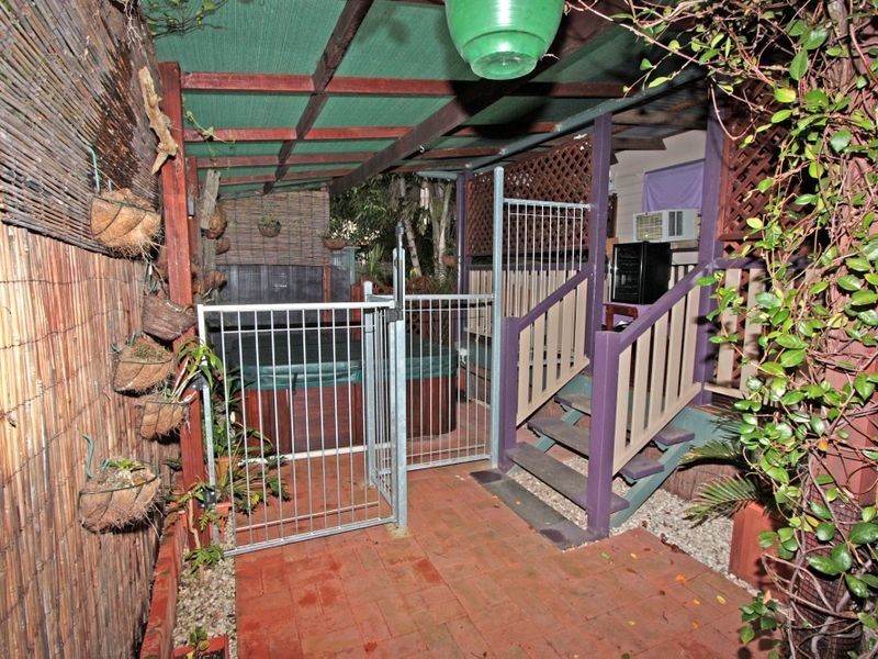 4 Cummins Street, Hyde Park QLD 4812